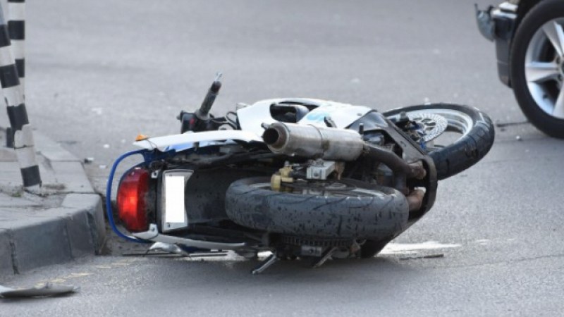 Мотоциклетист катастрофира в Асеновград, в болница е