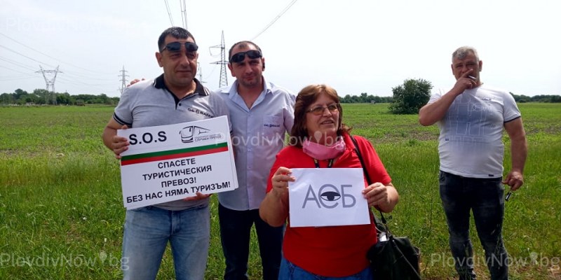 Превозвачи и екскурзоводи с писмо до Бойко Борисов, следва протест на жълтите павета