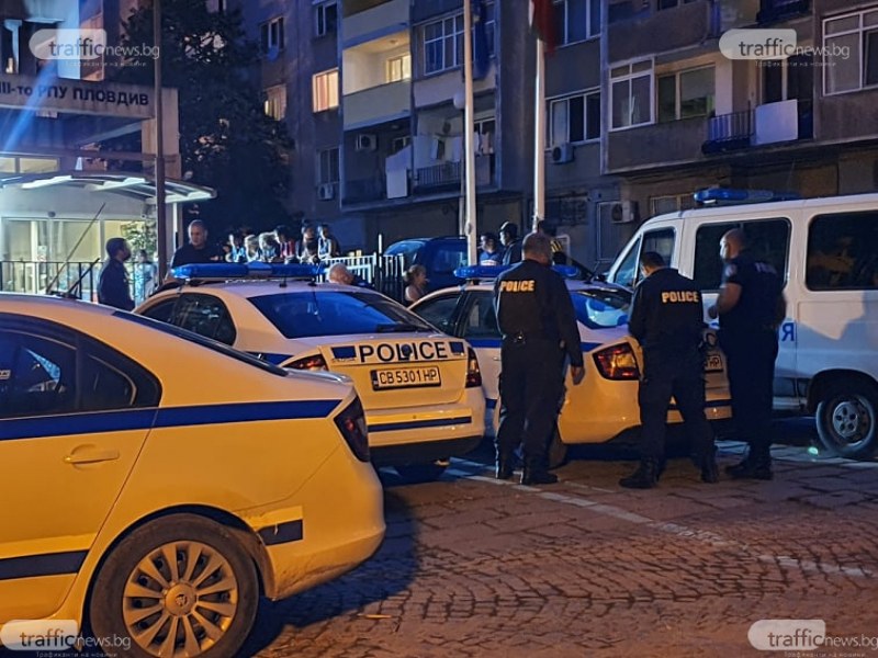 Масово сбиване в Пловдив! Младежи се налагат с пръчки и колове