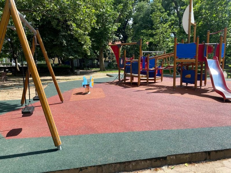 Преобразена е детската площадка в парк “Рибница“