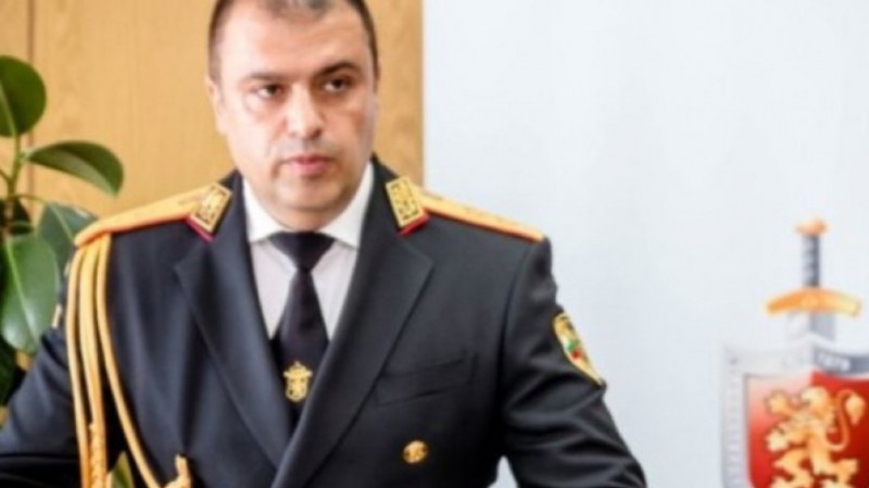 Младен Маринов награди ст. комисар Йордан Рогачев и още редица полицаи в Пловдив по случай празника 5 юли