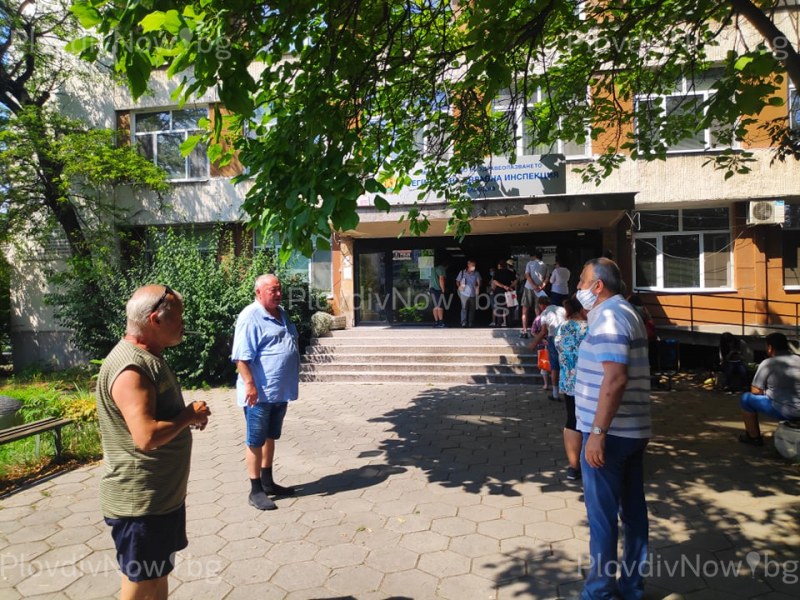 Общинските съветници в Пловдив на опашка да се тестват за коронавирус
