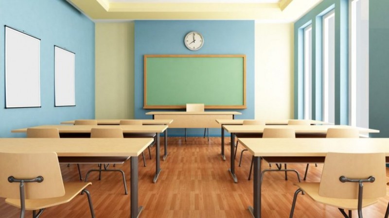 Закриват паралелки в гимназии в Първомай и Пловдив