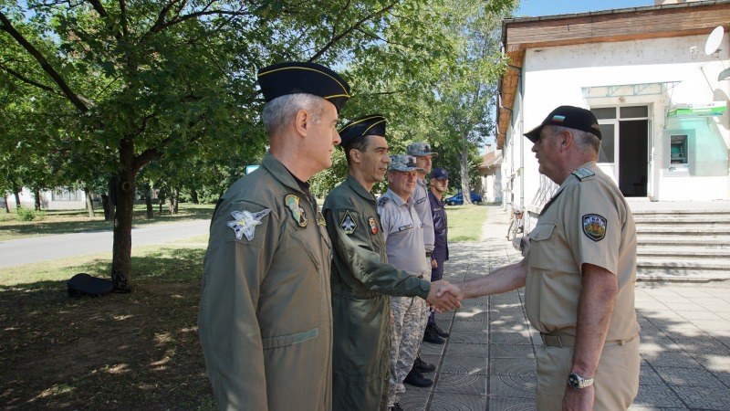 Началникът на отбраната в авиобаза Граф Игнатиево: Сигурността на страната не се измерва с пари