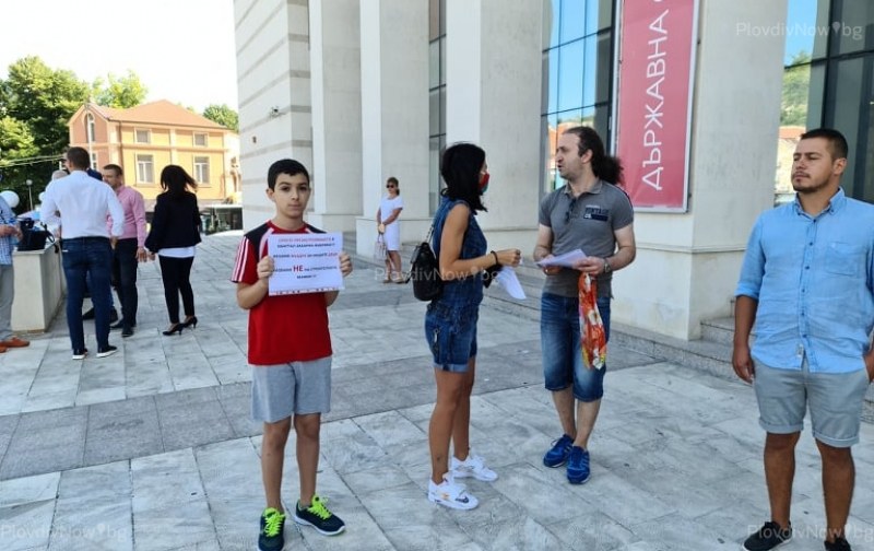 След протеста пред Общинския съвет: Оттеглиха предложението за Захарна фабрика