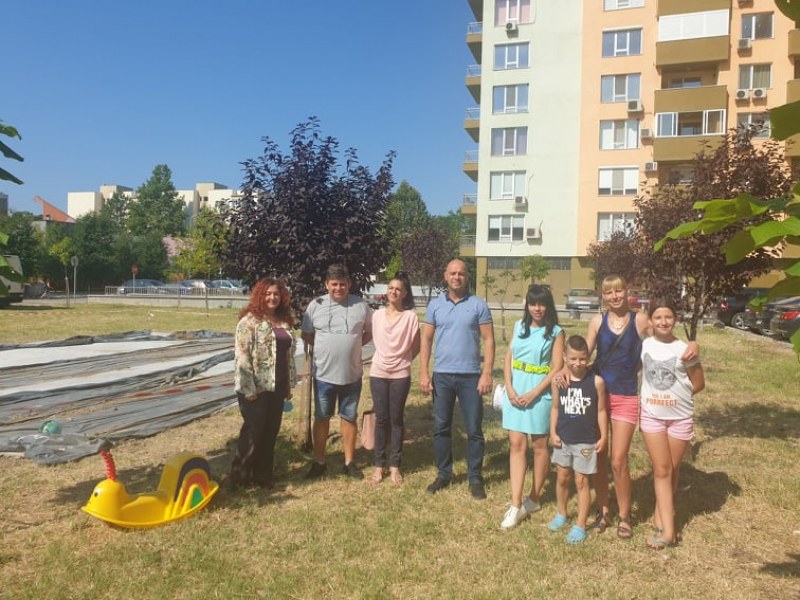Нова детска площадка в Тракия, жители сами подеха кампания и събраха пари