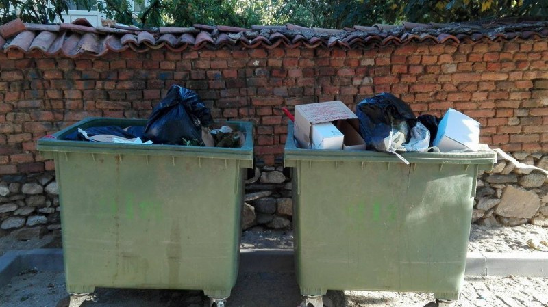 543 контейнера за смет в Карлово, гражданите могат да сигнализират за проблеми
