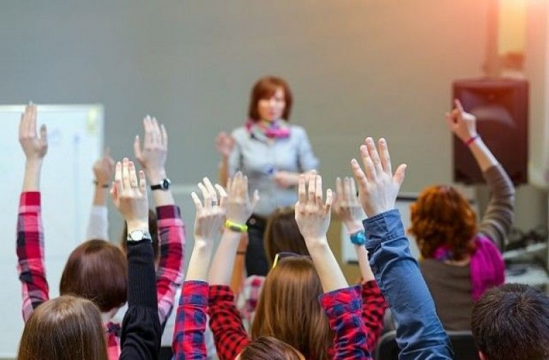 Над 60 свободни работни места в Карлово и Сопот, започва търсене на учители