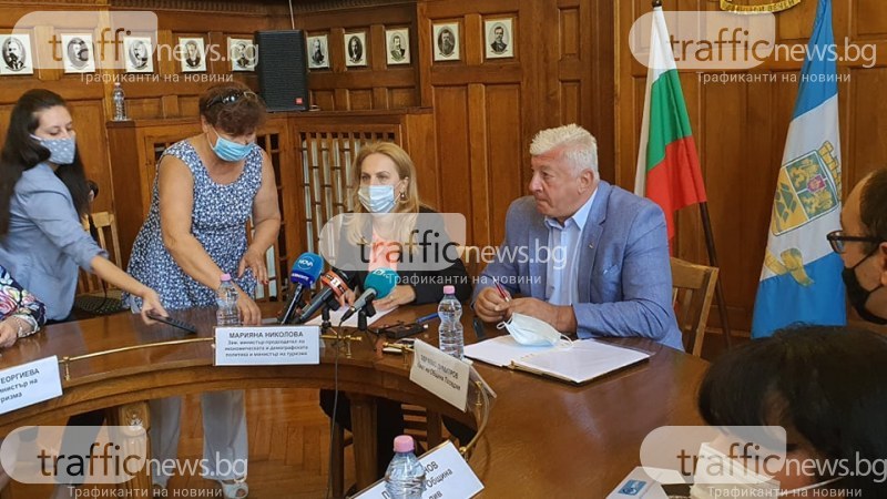 Министърът на туризма вече е в Пловдив, ще прави изненадваща проверка в един от хотелите