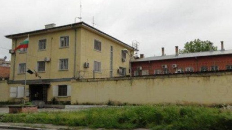 Жена опита да внесе дрога в Пловдивския затвор, тийнейджърка се озова в ареста в Асеновград