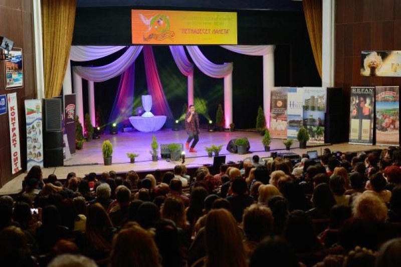 Талантливи деца и младежи от цялата страна ще мерят сили в конкурса “Петнадесет лалета“ в Хисаря
