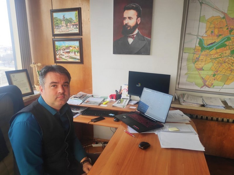 Висш служител на Община Пловдив заразен с коронавирус