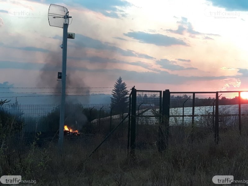 Пожар в брезовско село! Две пожарни от Раковски пристигнаха
