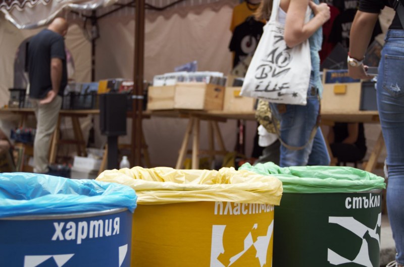 Бира за събрана торба с отпадъци раздават на Капана Фест