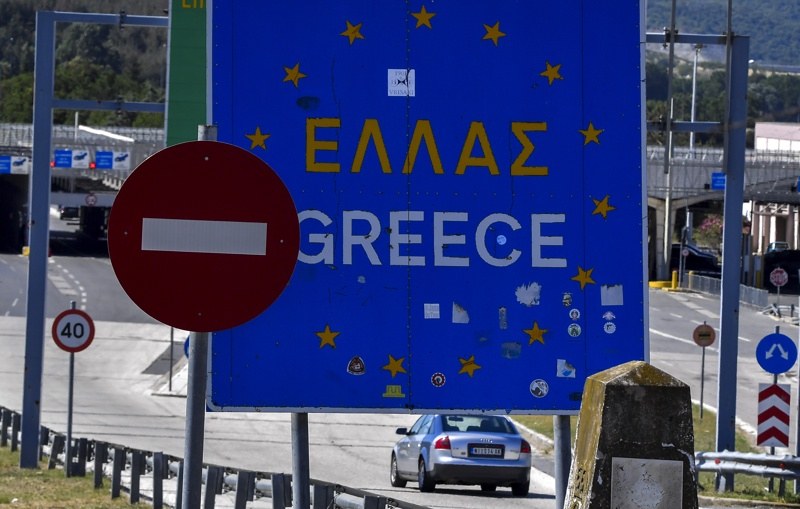 Изискват PCR тестове на шофьорите на тирове на два гранични пункта с Гърция