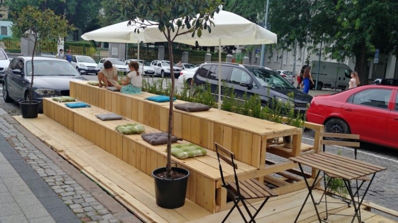 PARK(ing) Day в Пловдив преобразява за ден паркоместа в пространство за хората