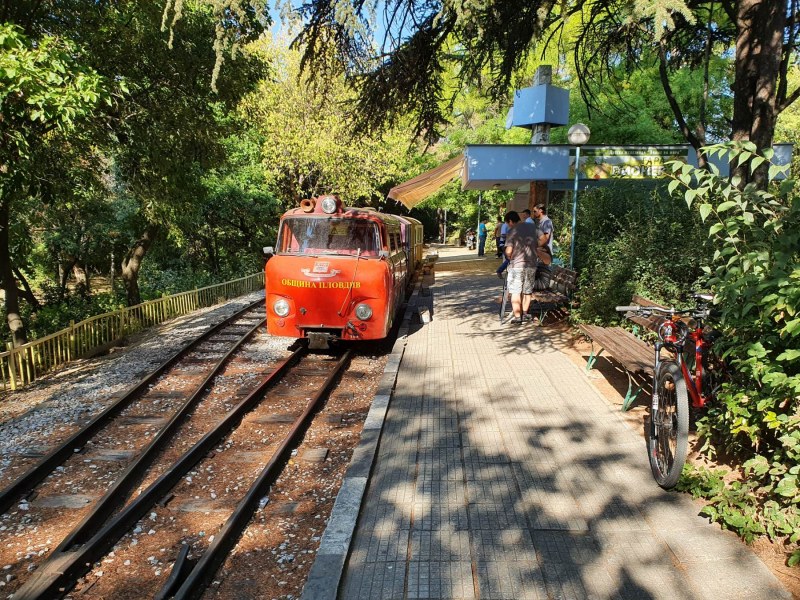 Започна ремонтът на Детската железница в Пловдив, сменят близо километър траверси