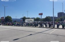 stotitsi-motoristi-tragvat-shestvie-860.jpg