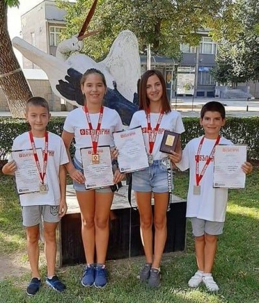 Талантливи деца от Белозем спечелиха награди в първия онлайн фолклорен конкурс