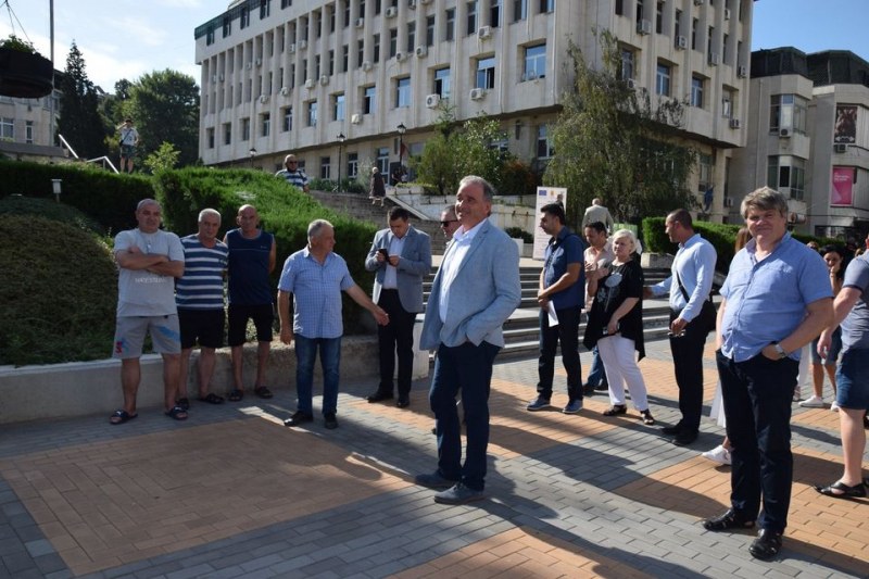 Първа копка даде старт на големия ремонт на площада в Асеновград