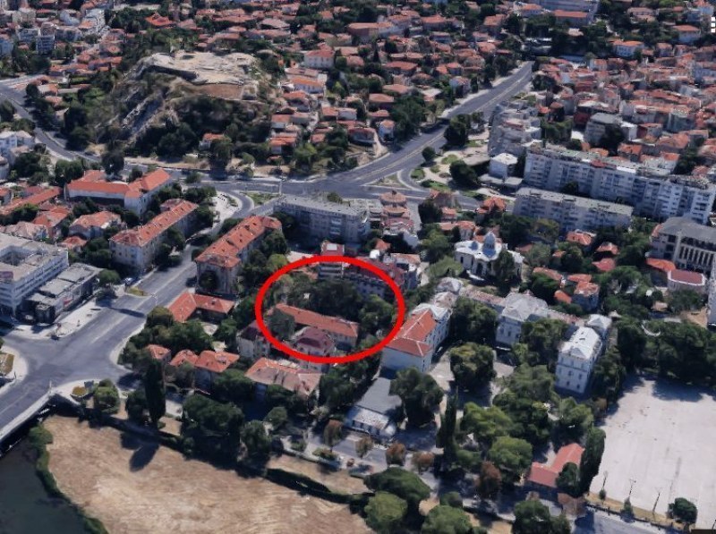 Замразиха проекта за многоетажния паркинг в центъра на Пловдив, правят наземен временно