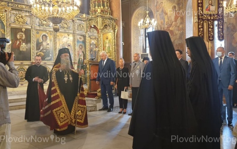 Тържествен молебен за Пловдив, звън на камбани огласи града