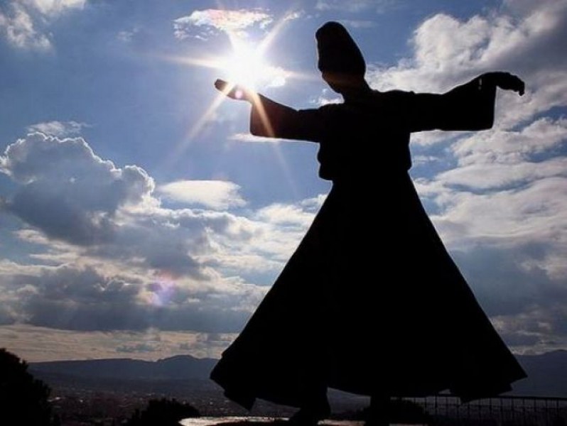 Единственият български дервиш и магията на небесния танц завладяват довечера  Пловдив