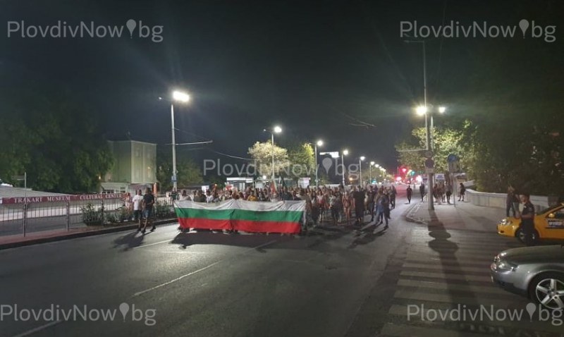 Протестът блокира “Цар Борис III Обединител“, в тунела запяха химна