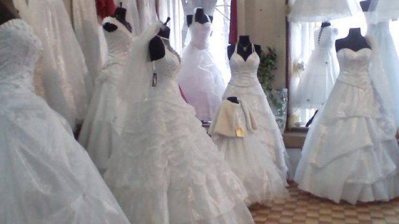 Днес в Асеновград: С червен килим и модно ревю откриват изложбата за сватбената индустрия
