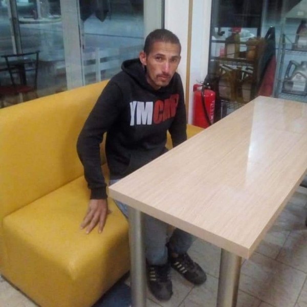 27-годишният Марин спи по бензиностанциите в Пловдив, търси работа, а не милостиня