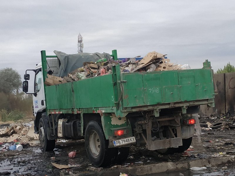 85 тона боклуци разчистиха в Шекера