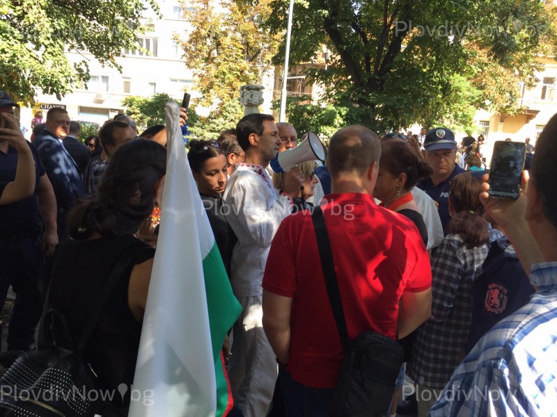 Протестър помрачи празника в Пловдив, полицията се намеси