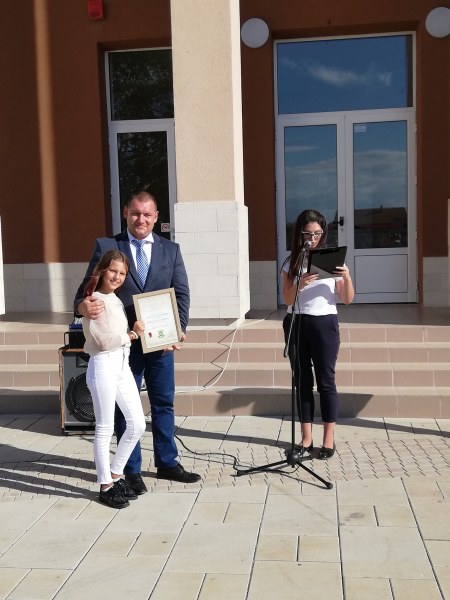 Старейшините на Раковски наградиха младите надежди на града
