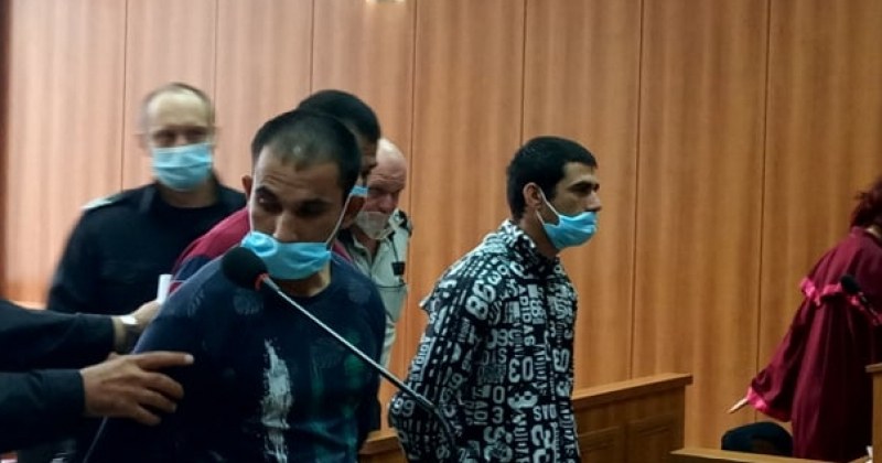 Ромите, нападнали баба Атанаска от Белозем, на съд, делото забавено заради неграмотност
