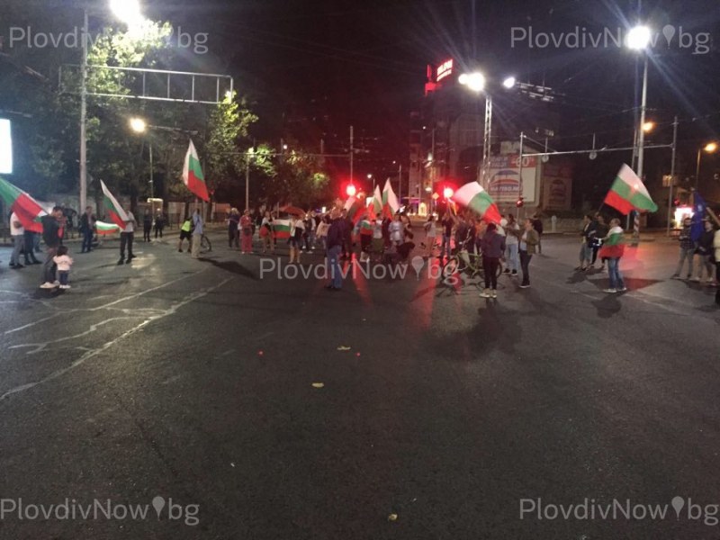 Допълнителни промени в движението заради протестите в Пловдив, затварят още пътни участъци