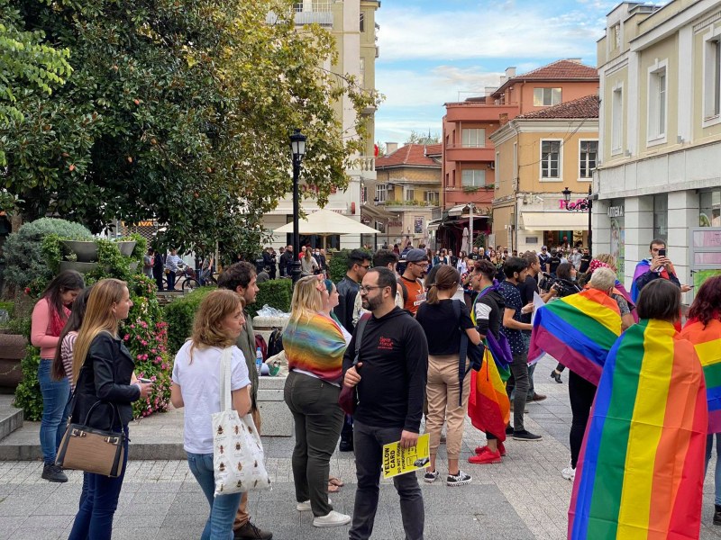 Младежи организираха шествие срещу омразата в центъра на Пловдив