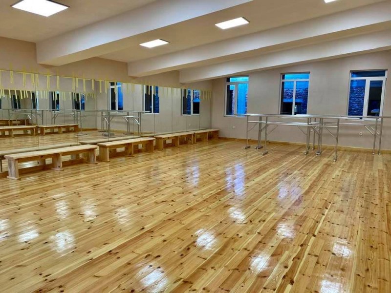 Нова зала за танци и репетиции в Раковски - чиста, просторна и светла
