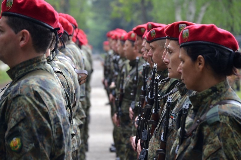 Обявиха конкурс за 160 войнишки длъжности, част от тях са в Карлово и Асеновград