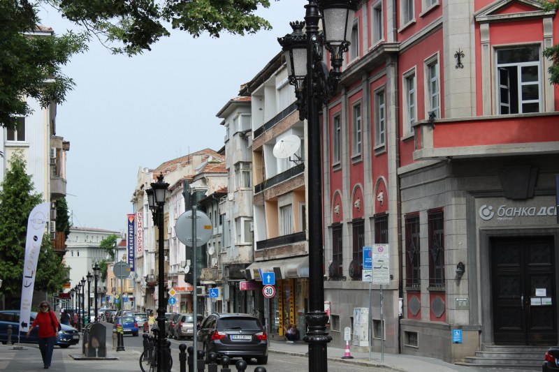 Затварят за движение част от улица в центъра на Пловдив, ето причината