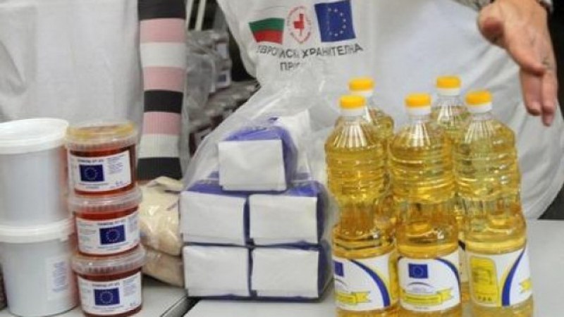 БЧК раздава хранителни пакети в Първомайско