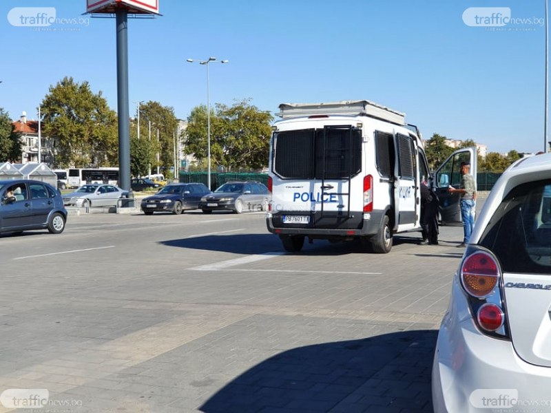 Мащабна акция днес: Шест екипа инспектори влязоха в големи търговски обекти в Пловдив