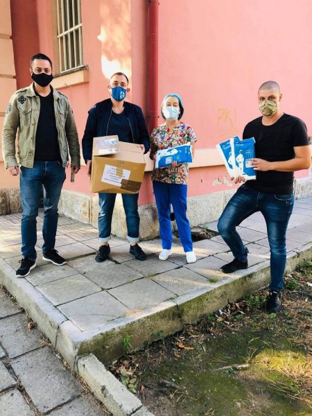 Дарение направиха общински съветници на ковид отделението в Карлово