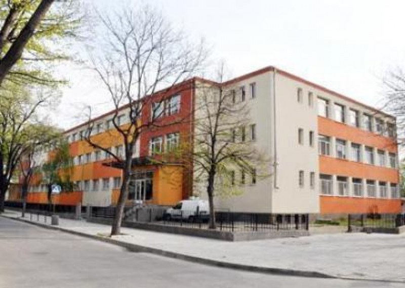 Коронавирусът удари още учители в Пловдив, заразен има и в Куклен