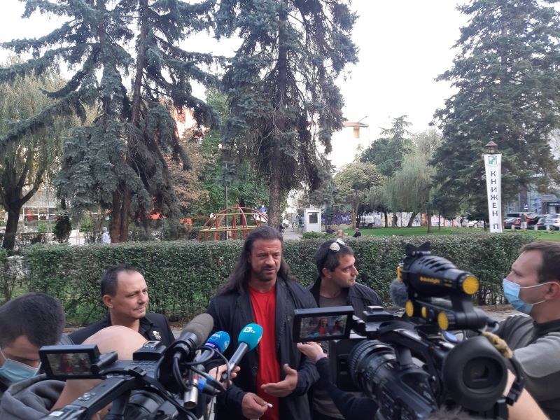 Помощ за служителите в затворените заведения искат от бранша