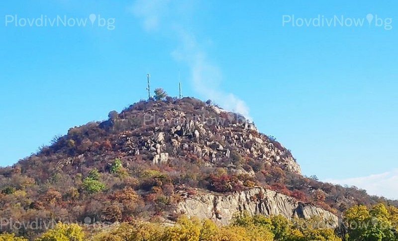 Пожар пламна на едно от тепетата в Пловдив