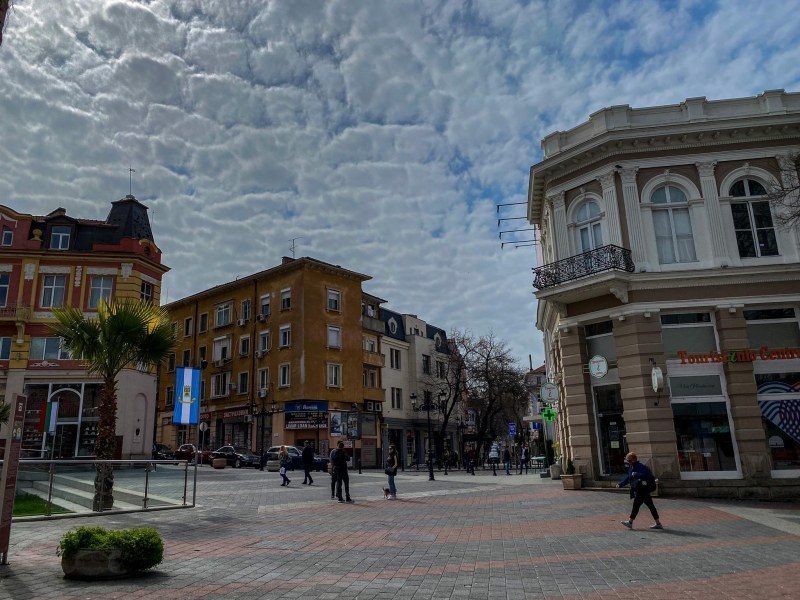 Облачно, но по-малко студено в Пловдив през днешния петък