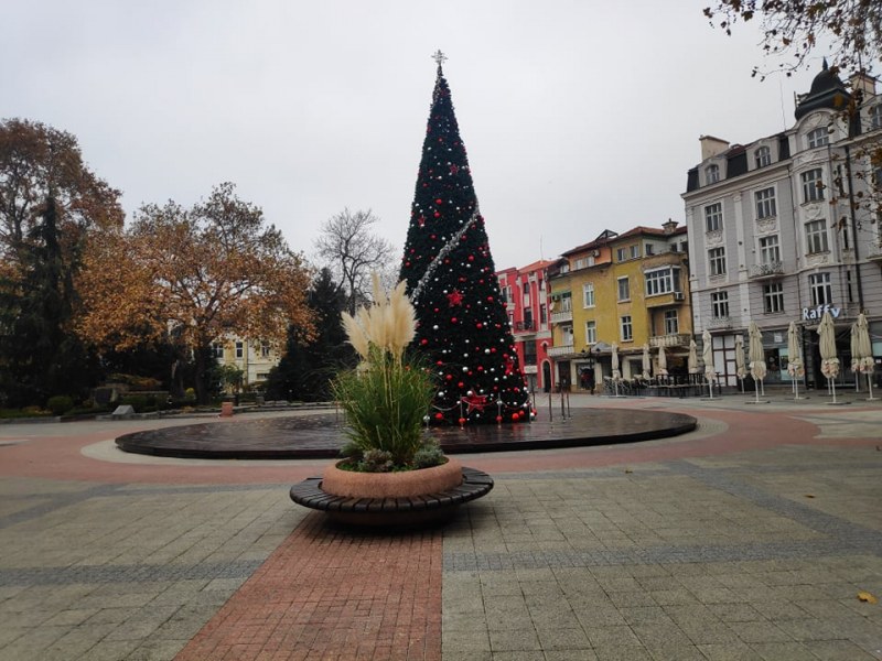 Центърът на Пловдив - тъжен, пуст, студен...