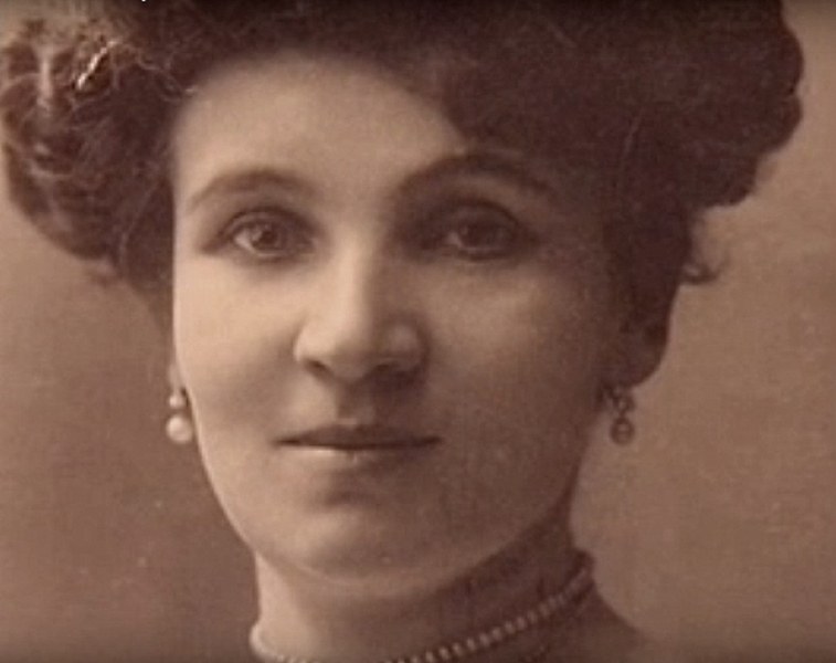 Поклон пред паметта на Елена Снежина - великолепна актриса, родена в Карлово
