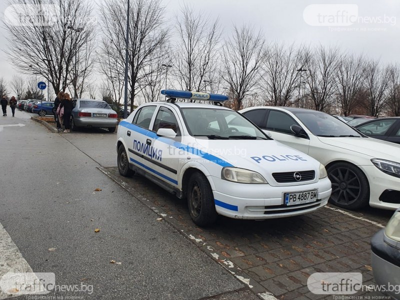 Полиция край всички големи търговски обекти в Пловдив