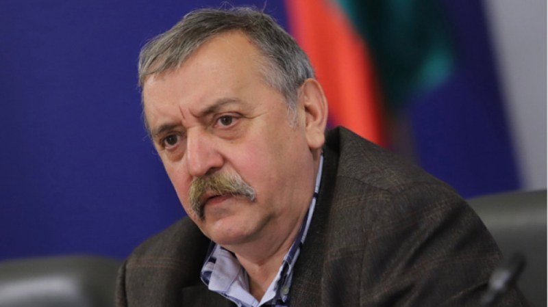 Проф. Кантарджиев: През януари очакваме първия ваксиниран в България